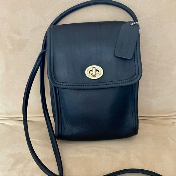 Coach Handbags - Vintage Coach Black Pebble Leather Scooter